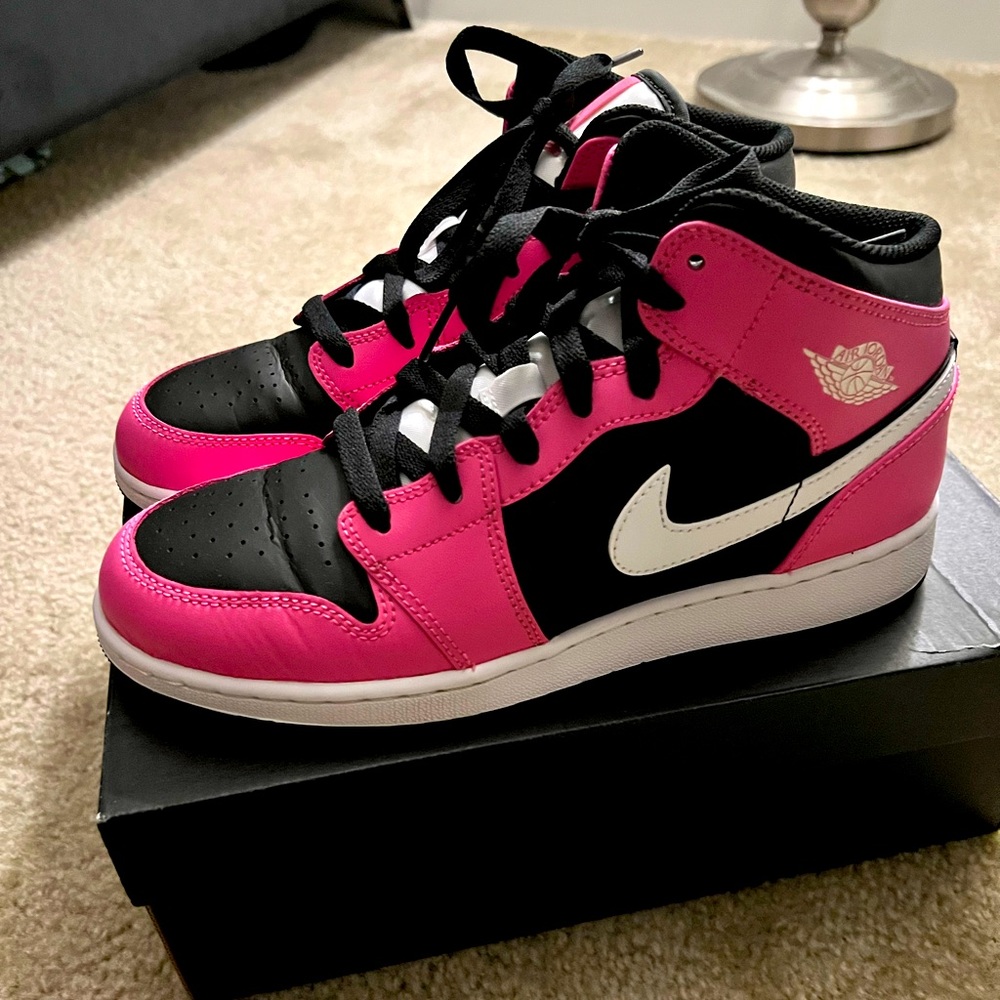 Air Jordan 1 Mid Black/White/ Pinksicle (Pre Owned) 7Y